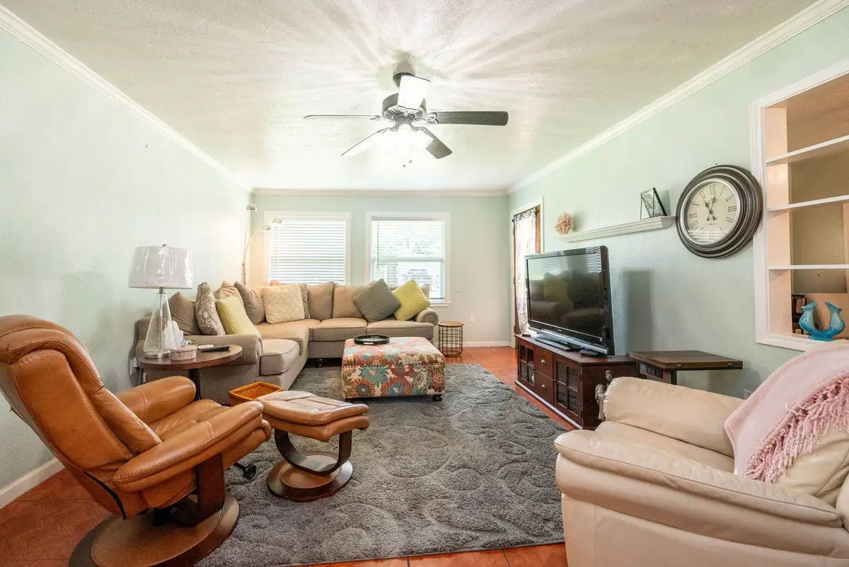 104 Bonita Avenue, Galveston, TX 77550 - #1