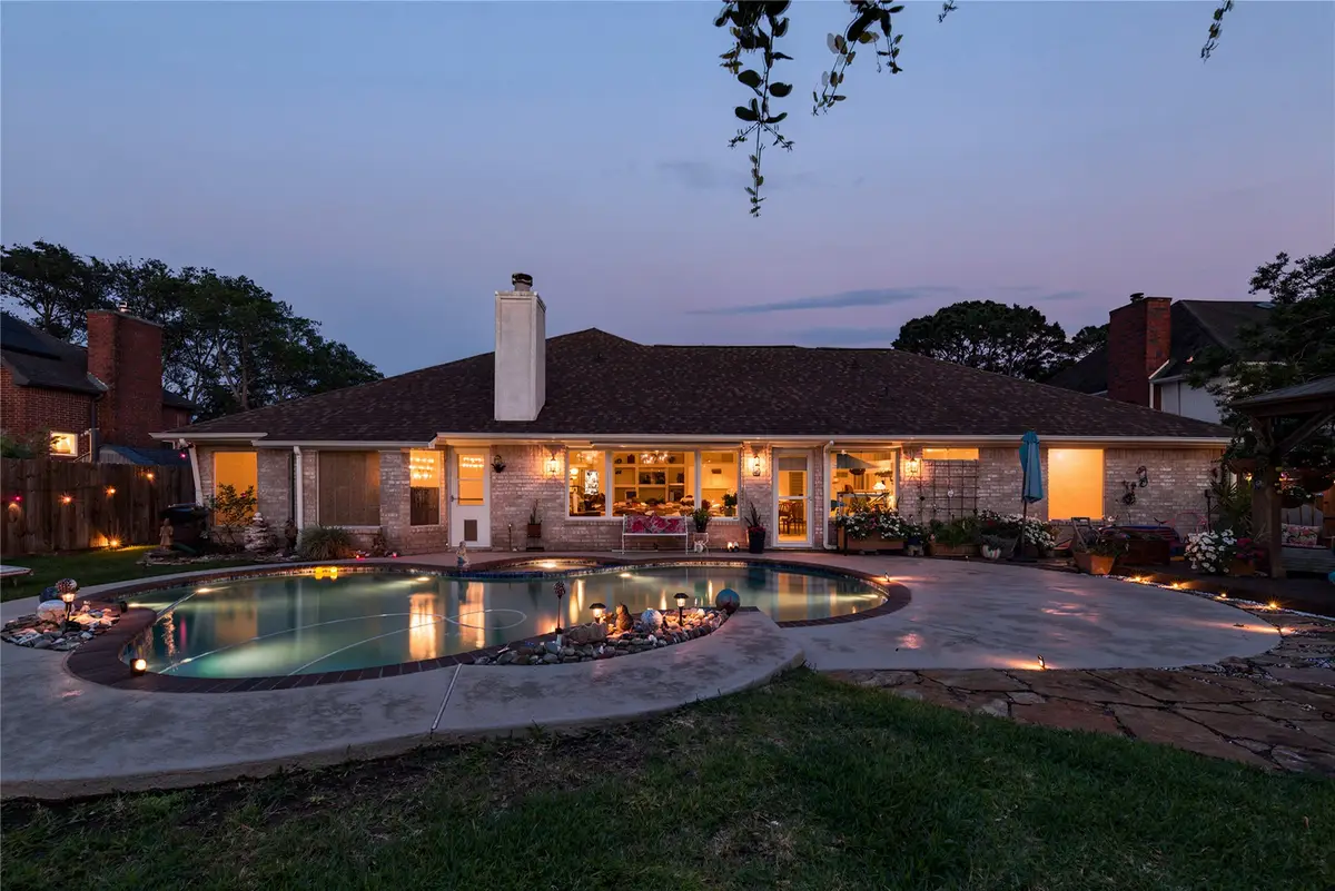 911 Lake Country Drive, Seabrook, TX 77586 - #1