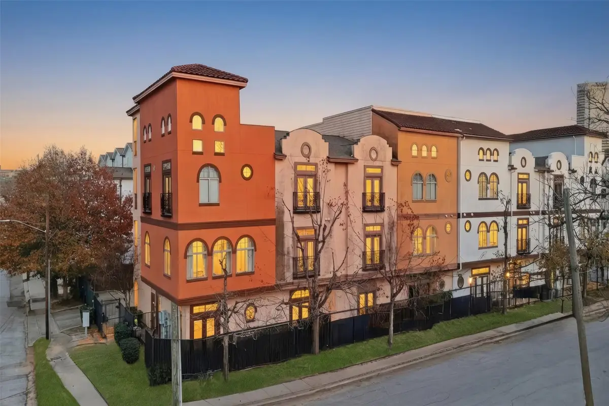 806 Jackson Hill Street #201, Houston, TX 77007 - Image #1