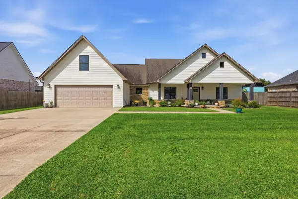 613 N 13th Street, Nederland, TX 77627