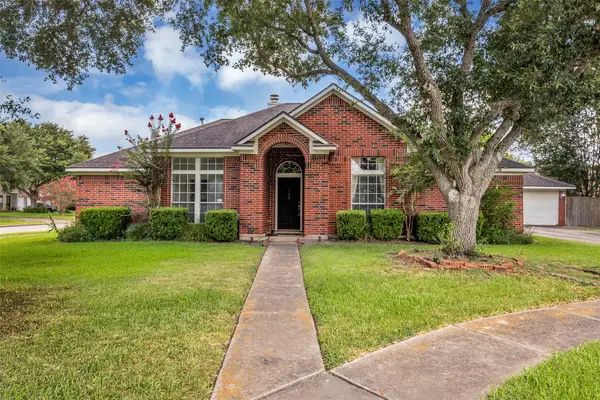 1903 Taylor Creek Drive, Fresno, TX 77545