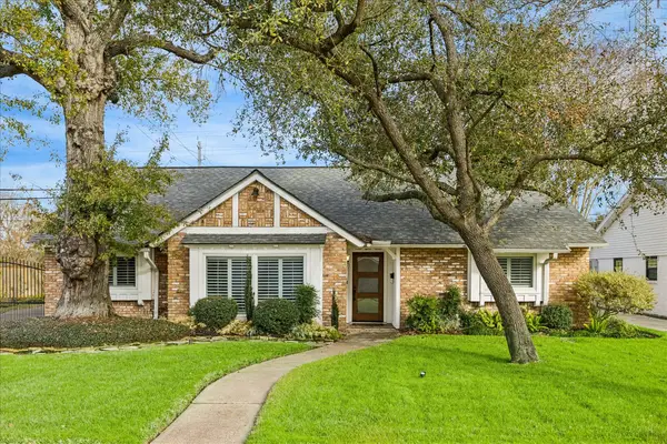 1526 Foxwood Road, Houston, TX 77008