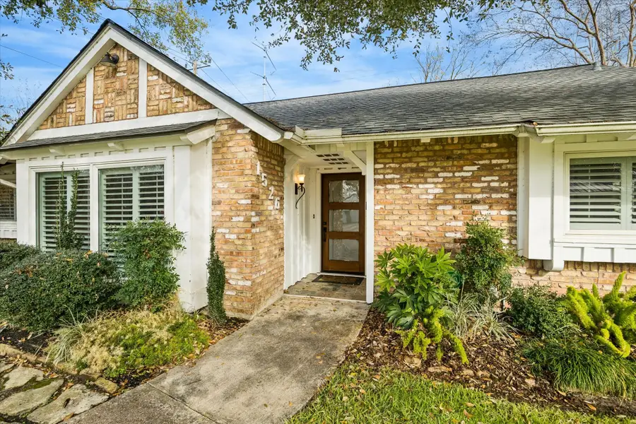 1526 Foxwood Road, Houston, TX 77008 - Image #2