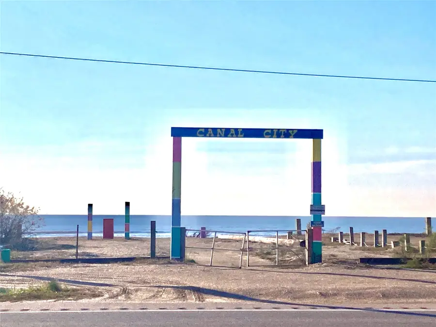 1136 Pennington Street, Gilchrist, TX 77617 - Image #3