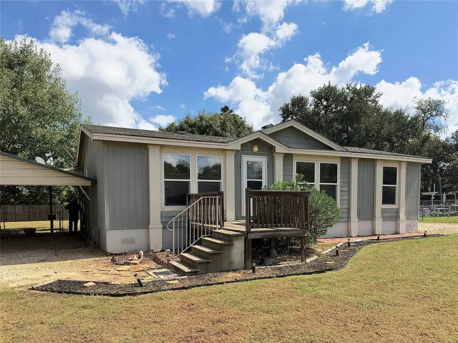 933 Front Street, Columbus, TX 78934 - #2