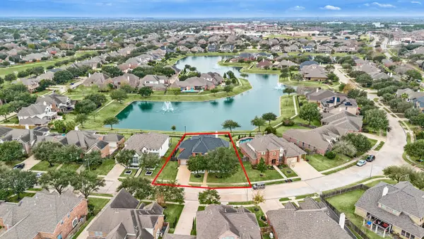 8707 Crossriver Lane, Houston, TX 77095