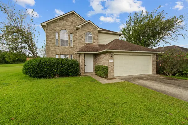 5800 Winding Brook Drive, Dickinson, TX 77539