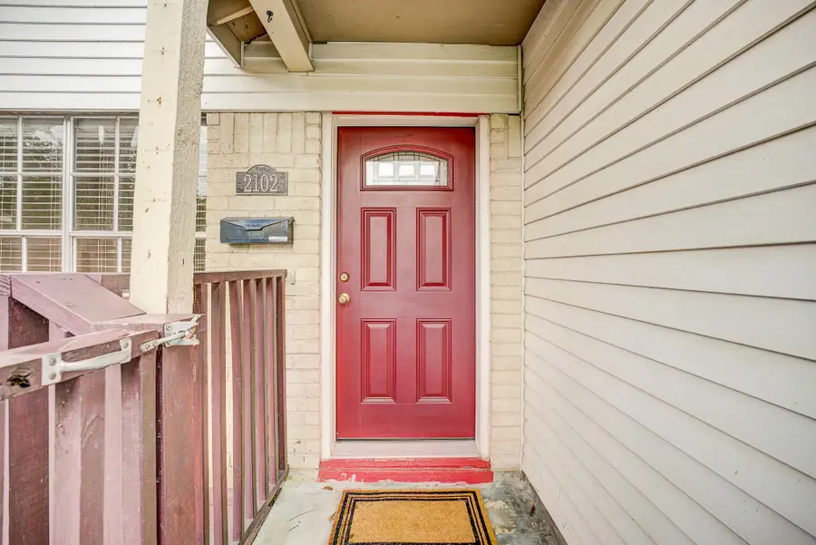 2102 N Pearland Avenue, Pearland, TX 77581 - #2