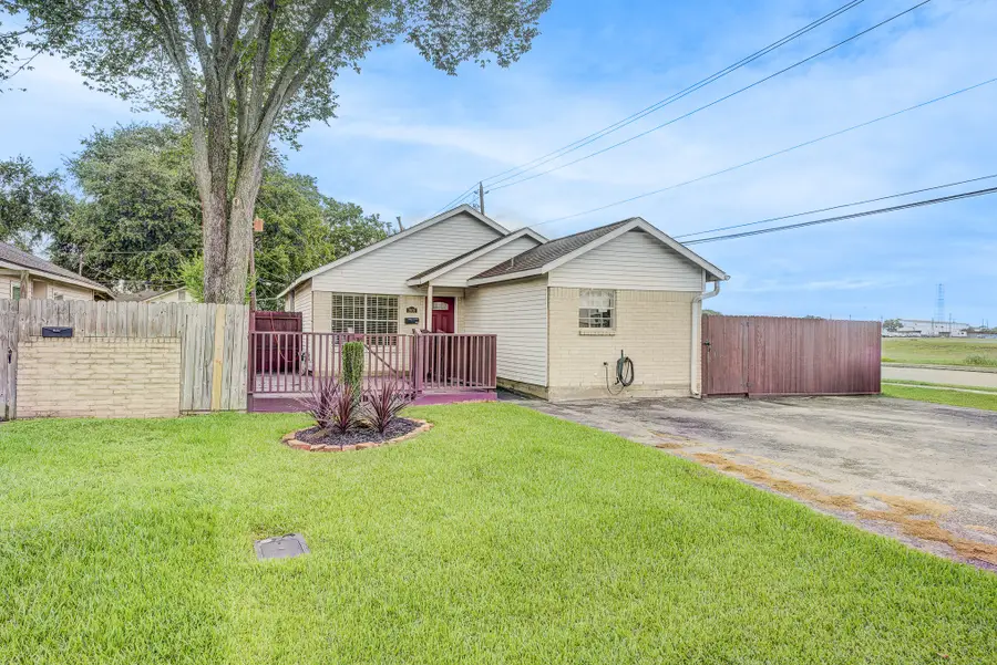 2102 N Pearland Avenue, Pearland, TX 77581 - #3