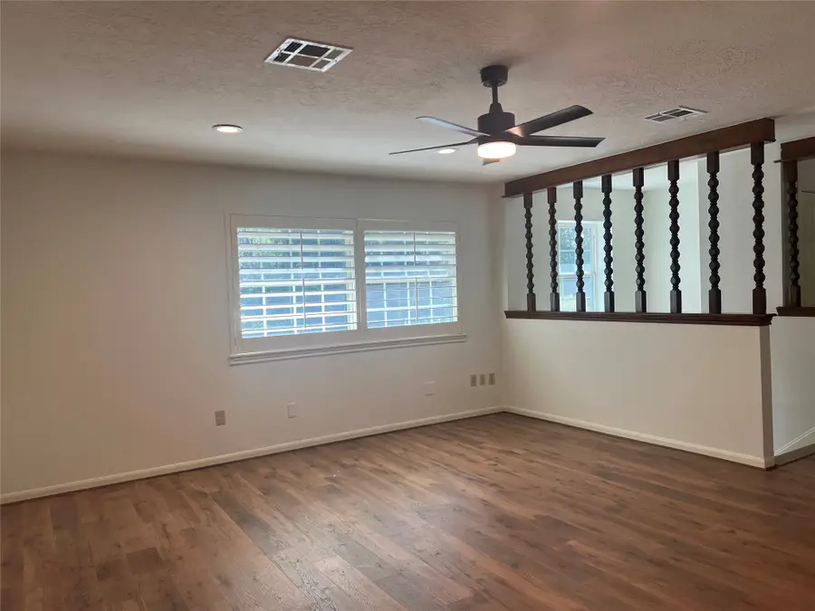 8 Kings Creek Drive, Houston, TX 77339 - #3