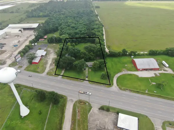 6131 Hwy 146, Dayton, TX 77535
