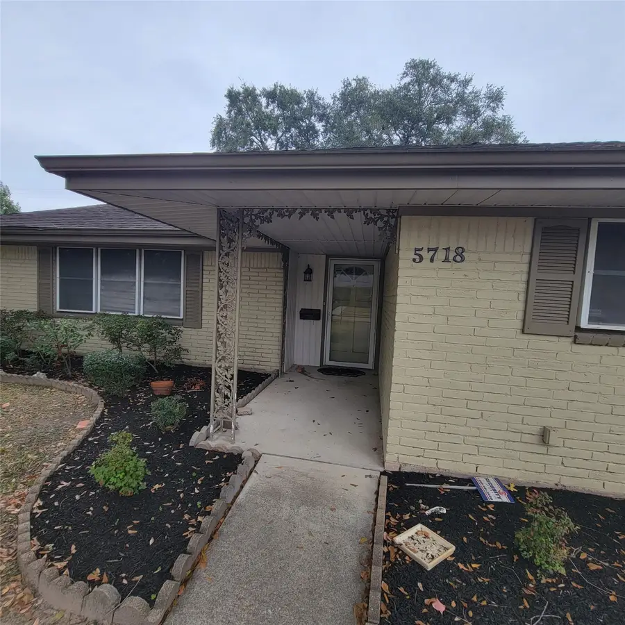 5718 Burlinghall Drive, Houston, TX 77035 - Image #2