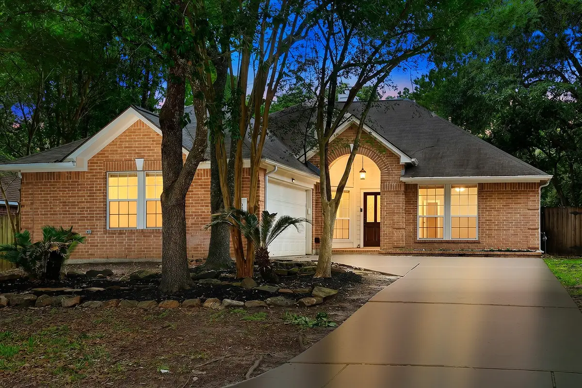 23 Lamps Glow Place, The Woodlands, TX 77382 - #1