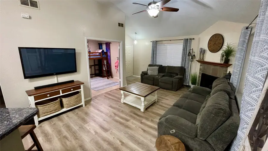 132 Cotton Drive, Lake Jackson, TX 77566 - #3