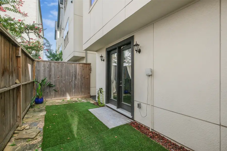 4010 University Grove Street, Houston, TX 77023 - #3