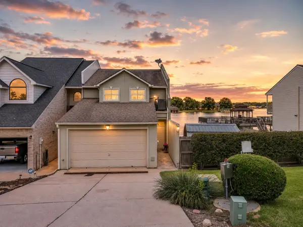 1234 Lake View Drive, Montgomery, TX 77356