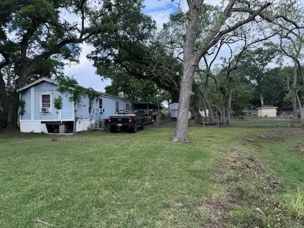 802 Foy Street, Sweeny, TX 77480