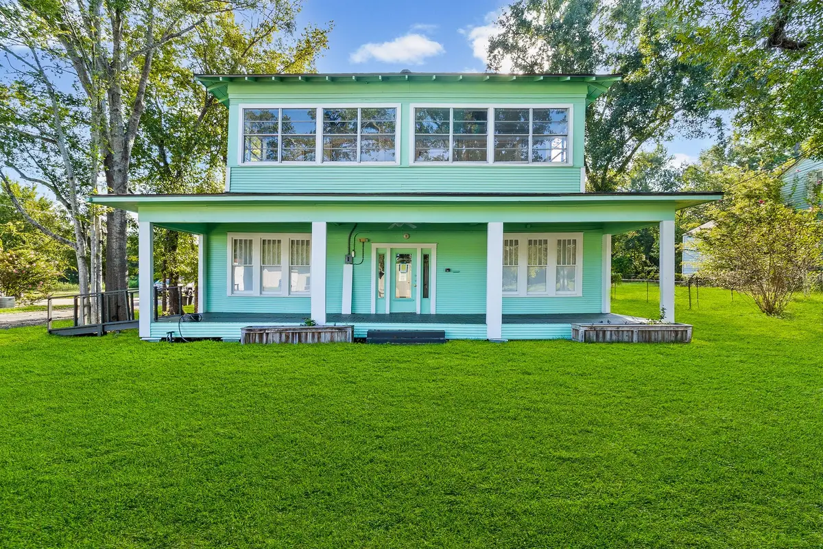303 S Washington Avenue, Livingston, TX 77351 - #1