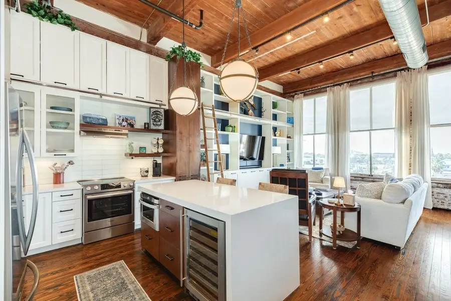 2400 Mechanic Street #402, Galveston, TX 77550 - #3