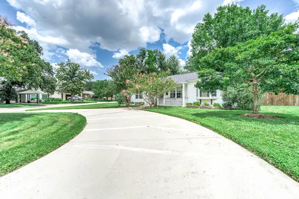 1601 Saxon Drive, Houston, TX 77018