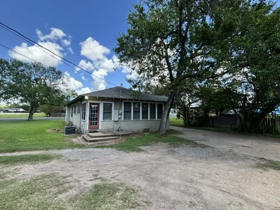 927 & 937 N Franklin Street, La Grange, TX 78945 - #2