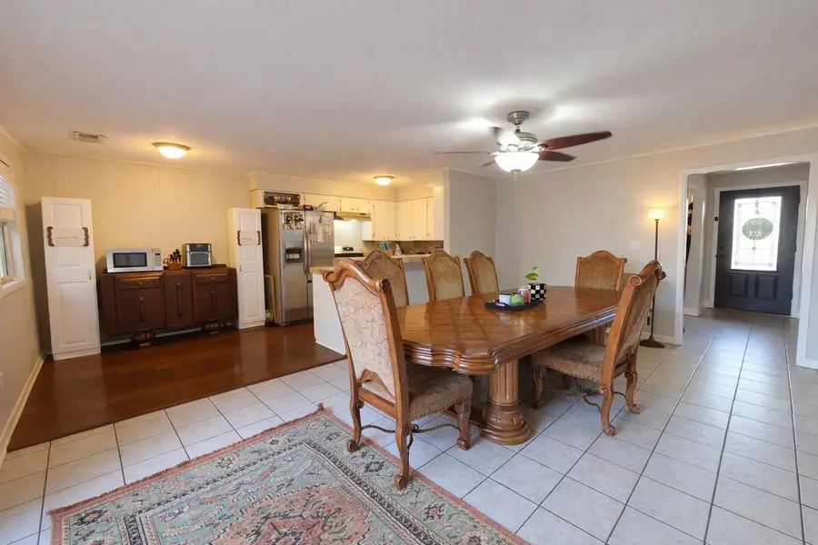 101 Gladiola Street, Lake Jackson, TX 77566 - #3