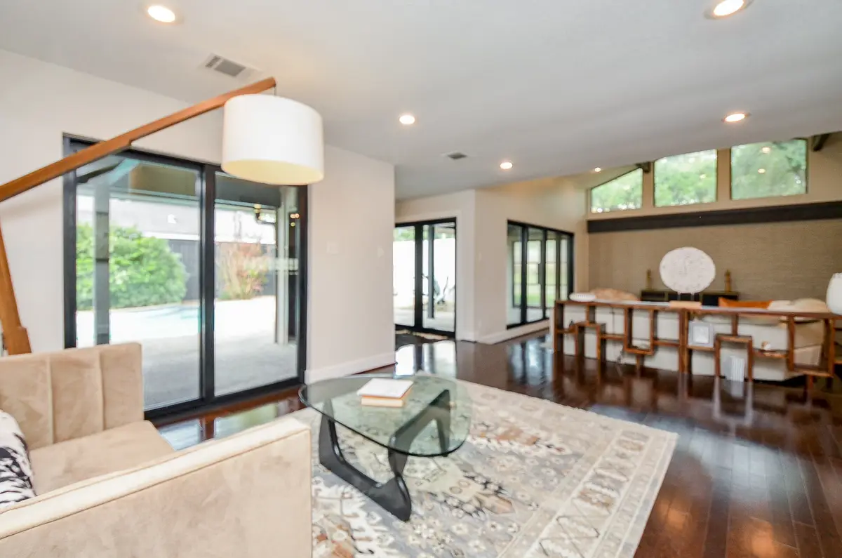 10003 Burgoyne Road, Houston, TX 77042 - Image #1