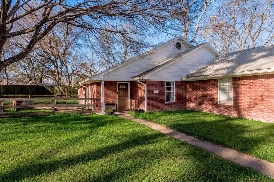 2203 Shannon Drive, Huntsville, TX 77320 - #2