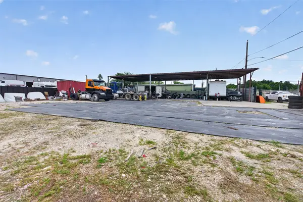 7521 Parkhurst Street, Houston, TX 77028