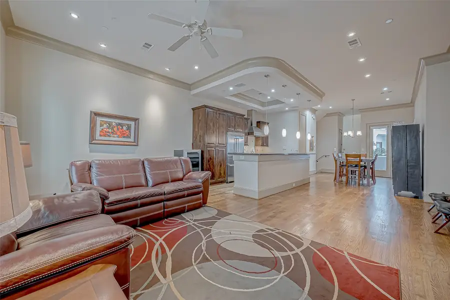 311 Calle Sevilla Place, Houston, TX 77007 - Image #3