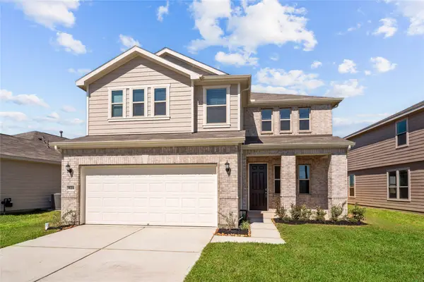 1526 Grand Olympia Drive, Fresno, TX 77545