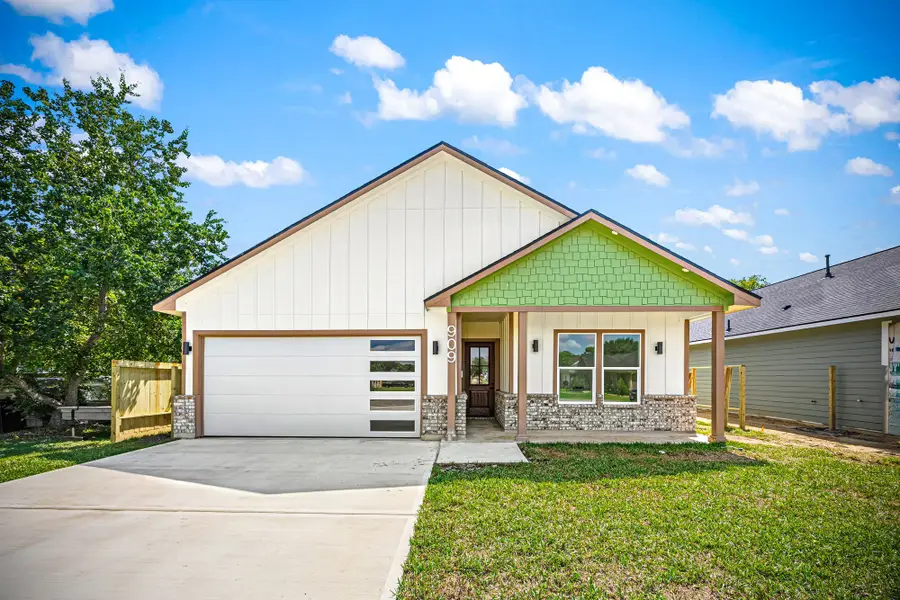 909 Santa Anna Lane, La Porte, TX 77571 - Image #2