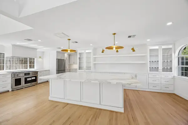 4115 Bissonnet Street, Houston, TX 77005