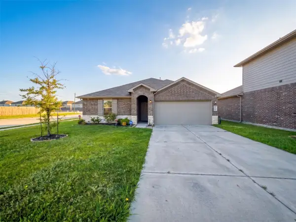 8203 Tamarind Lane, Baytown, TX 77521
