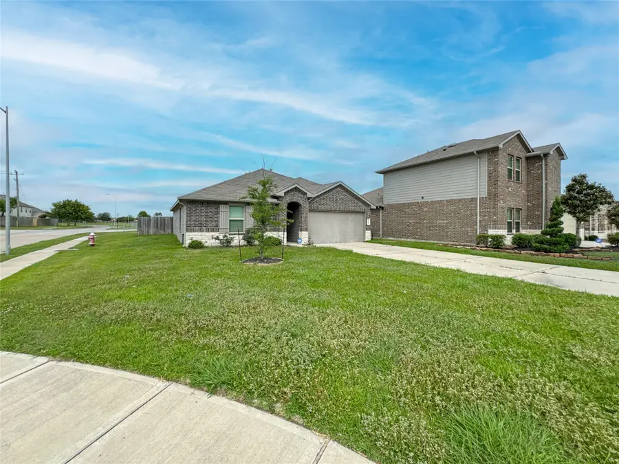 8203 Tamarind Lane, Baytown, TX 77521 - #3