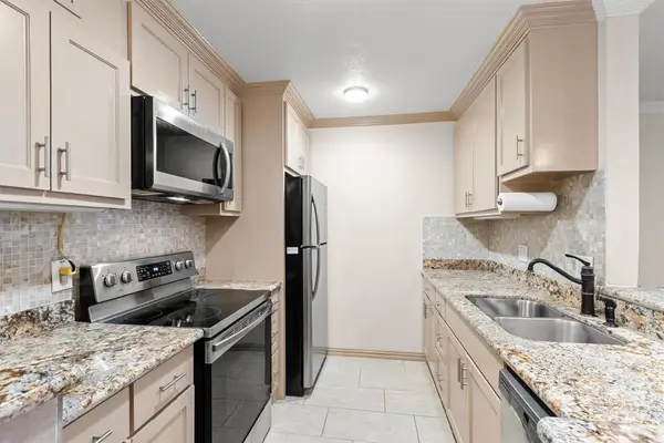 4635 Wild Indigo Street #512, Houston, TX 77027