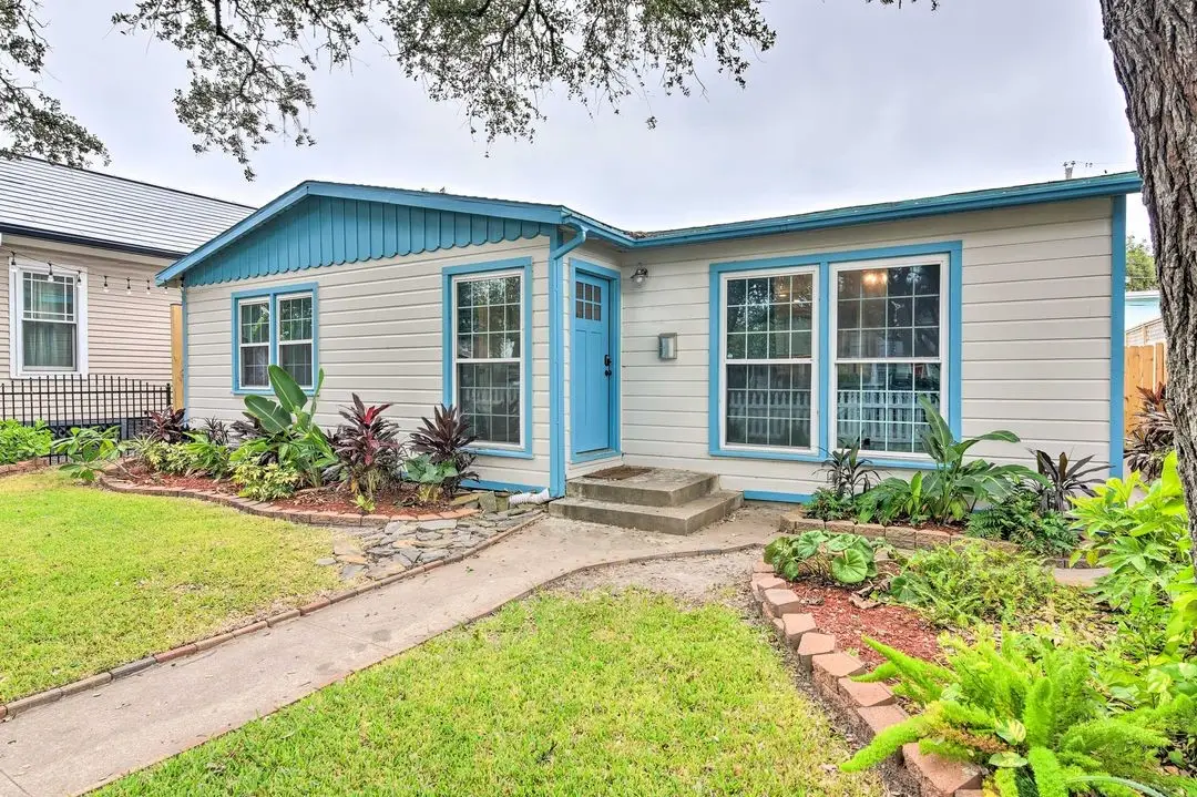 3917 Avenue P 1/2, Galveston, TX 77550 - #1