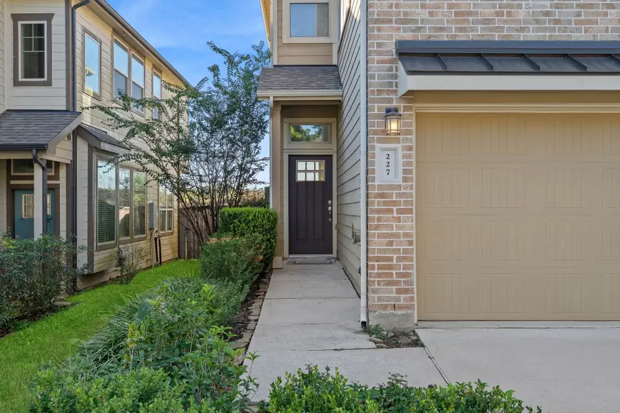 227 Biltmore Loop, Montgomery, TX 77316 - Image #2