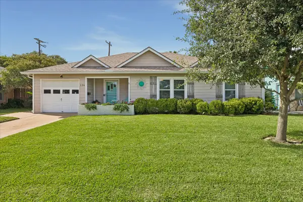 126 Dolphin, Galveston, TX 77550
