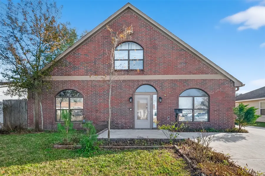 512 Bertloma Street, Pasadena, TX 77502 - #2