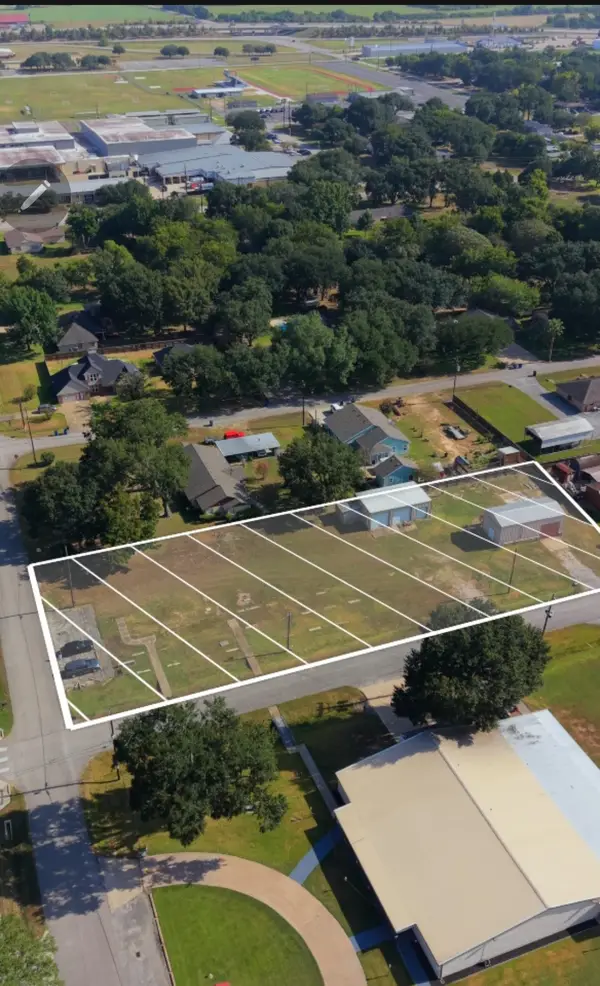 1504 Farr Street, Waller, TX 77484
