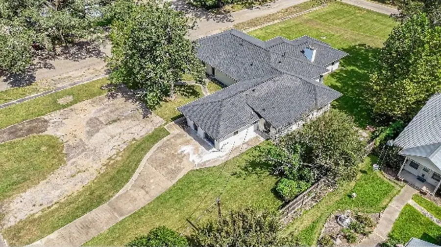 711 W Sidnor Street, Alvin, TX 77511 - Image #2