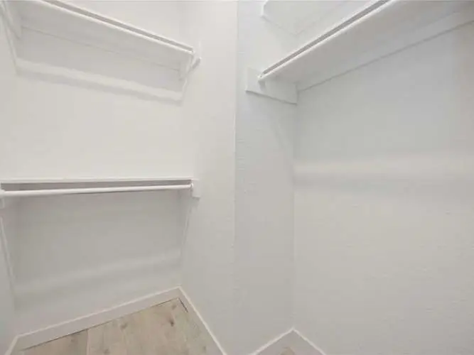 711 W Sidnor Street, Alvin, TX 77511 - Image #3