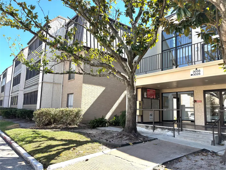 3025 Walnut Bend Lane #31, Houston, TX 77042 - #2