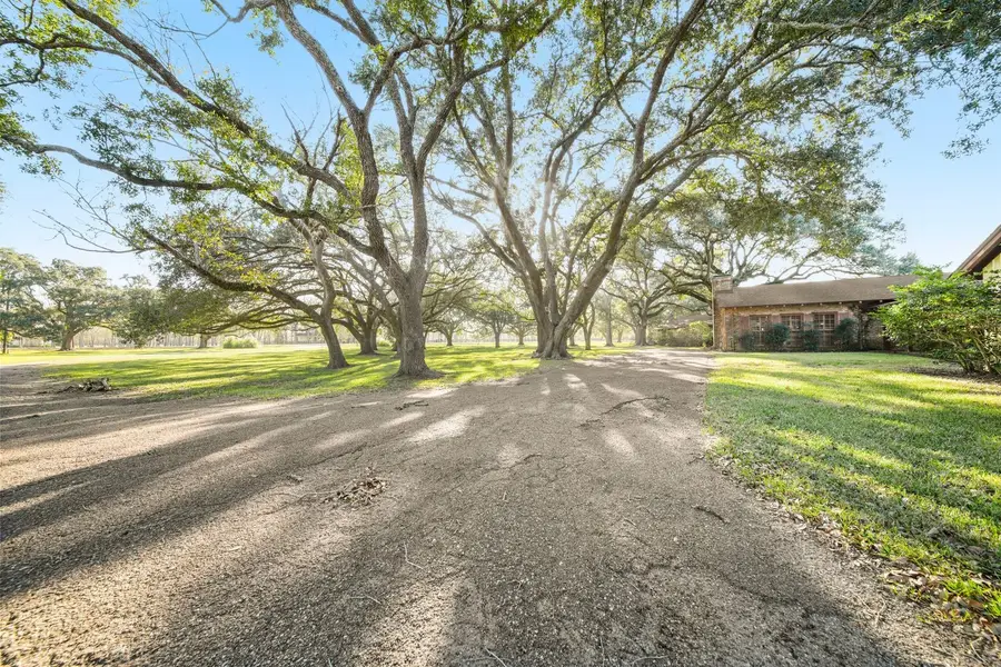 629 County Road 133, Alvin, TX 77511 - Image #2