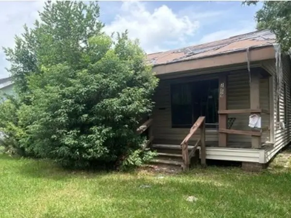 2959 Neches Street, Beaumont, TX 77701