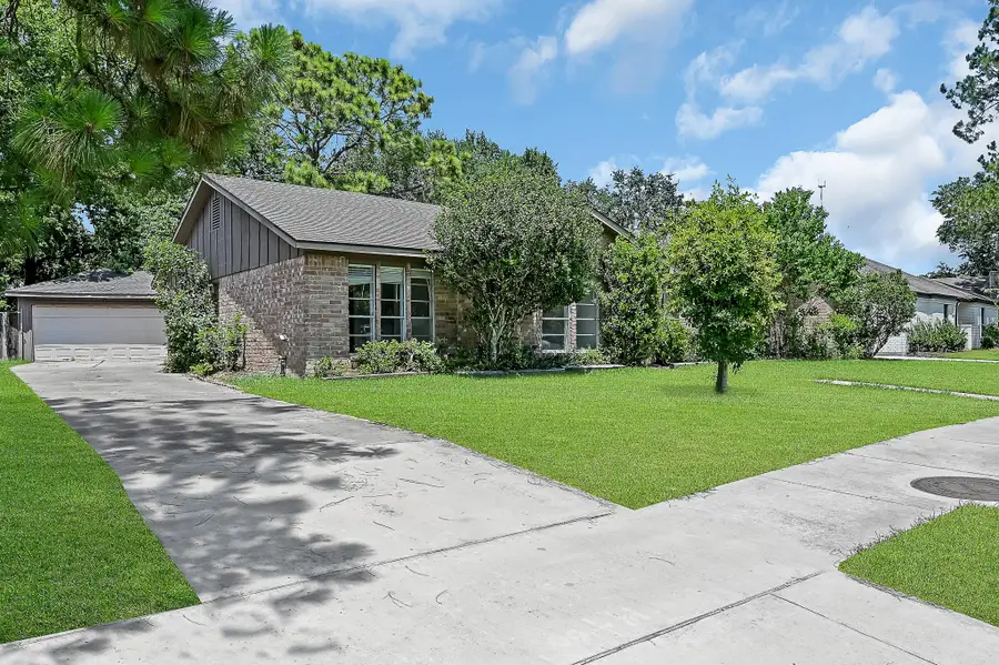 2326 Turtle Creek Drive, Missouri City, TX 77459 - Image #2