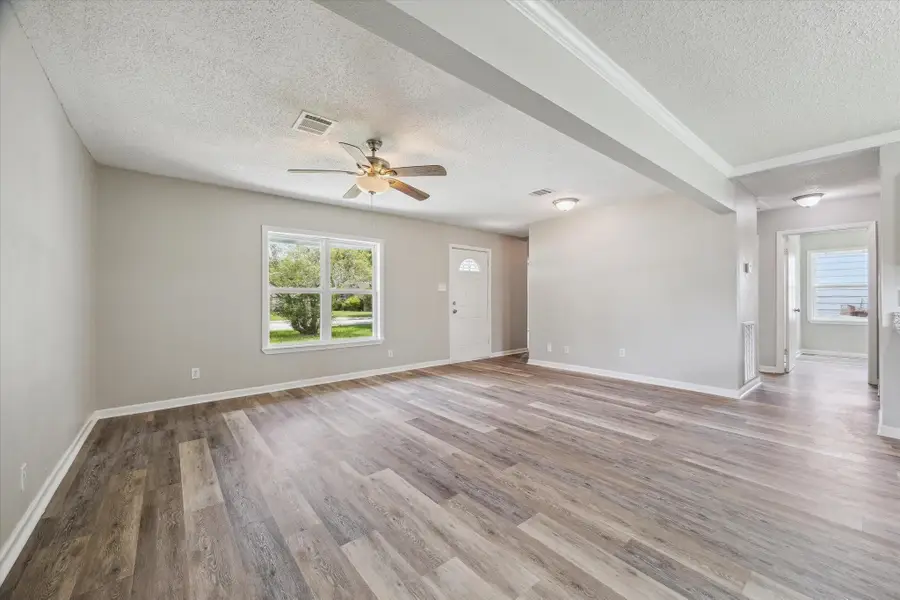 210 Laurel Street, Lake Jackson, TX 77566 - #3