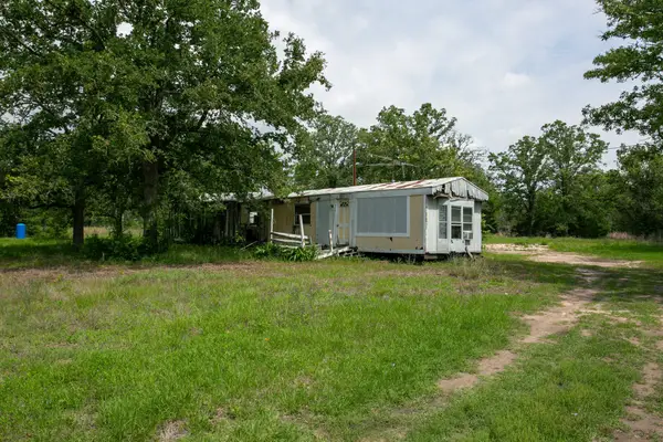 327 Teal Lake Drive, Caldwell, TX 77836