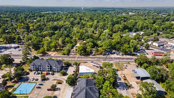 3010 Sam Houston Avenue, Huntsville, TX 77340
